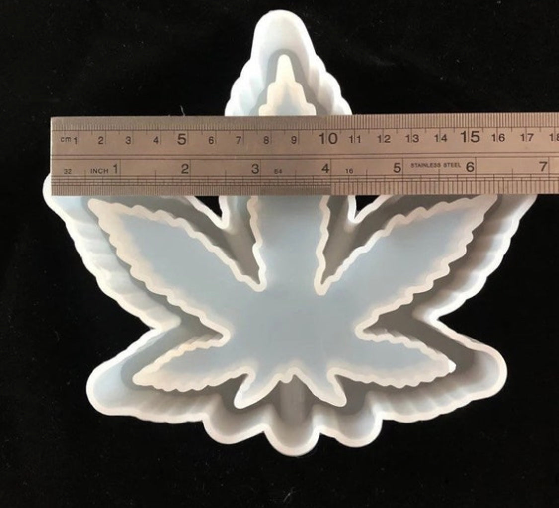 Pot leaf Ash Tray